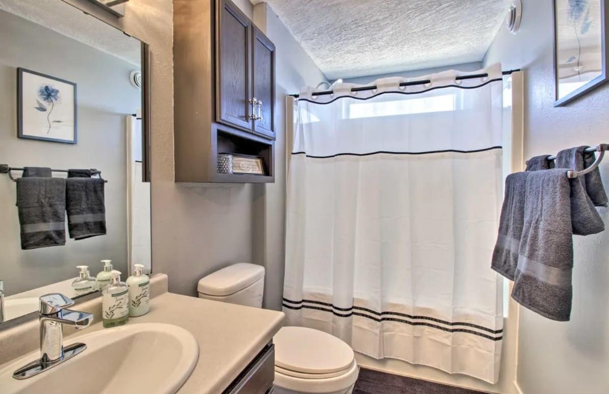Welcoming West Fargo Retreat W Backyard Villa Ngoại thất bức ảnh