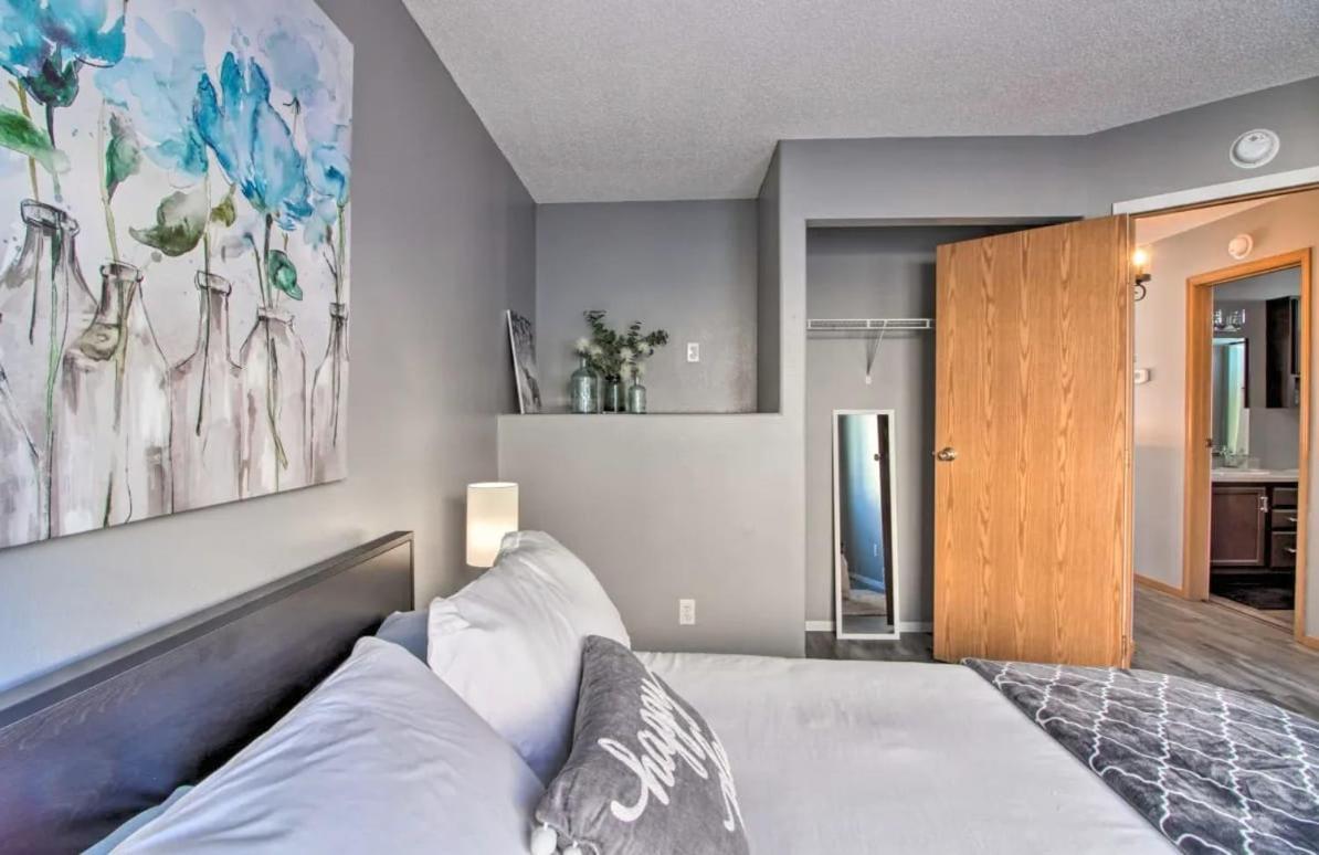 Welcoming West Fargo Retreat W Backyard Villa Ngoại thất bức ảnh