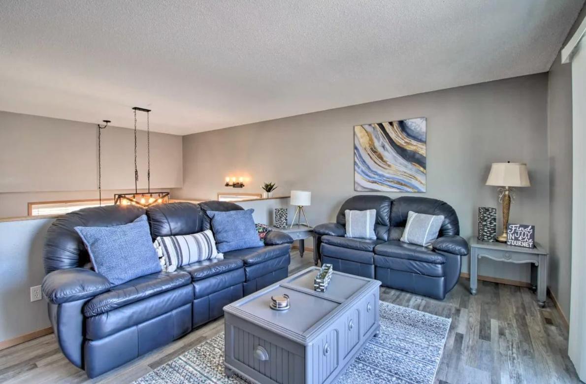 Welcoming West Fargo Retreat W Backyard Villa Ngoại thất bức ảnh